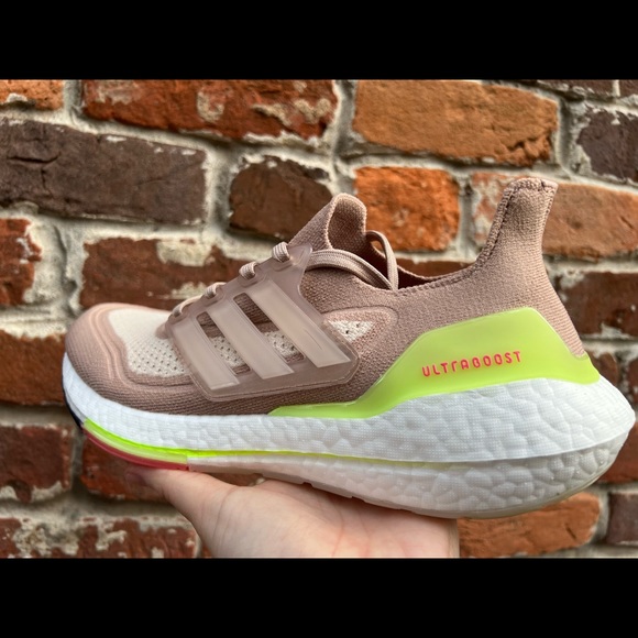 Adidas Ultraboost 21 - Picture 3 of 6